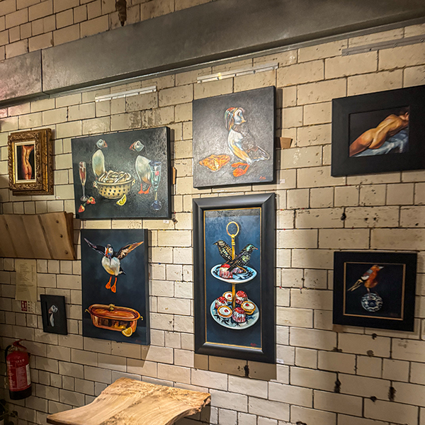 Paintings for sale in Bar Gandolfi